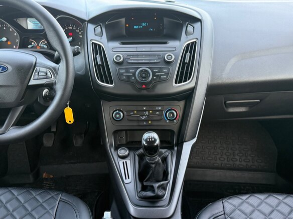 2015 Ford Focus III Рестайлинг, жёлтый, 719999 рублей - вид 11