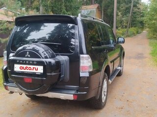 2013 Mitsubishi Pajero IV Рестайлинг 1, чёрный, 2070000 рублей, вид 4