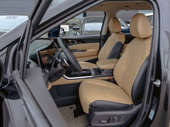2020 Kia Carnival IV, чёрный, 2595000 рублей - вид 12
