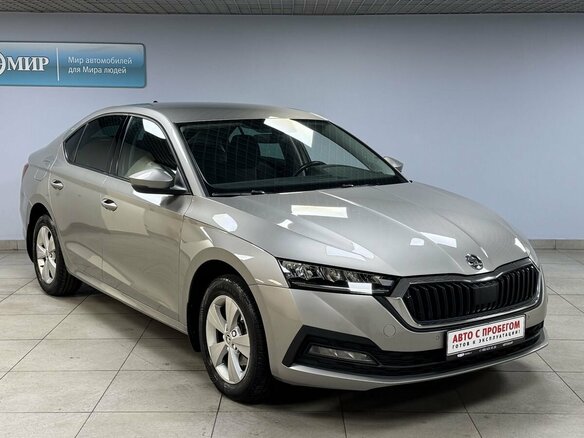 2021 Skoda Octavia IV (A8), бежевый, 2140000 рублей - вид 2