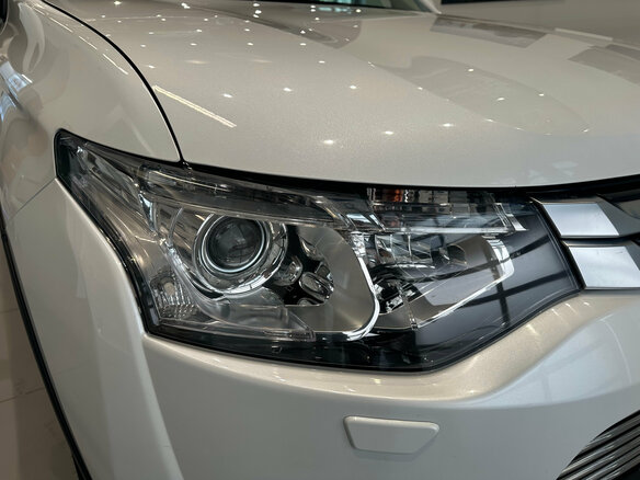 2014 Mitsubishi Outlander III Рестайлинг, белый, 1570000 рублей - вид 6