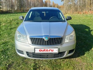 2011 Skoda Octavia II (A5) Рестайлинг, серебристый, 750000 рублей, вид 2