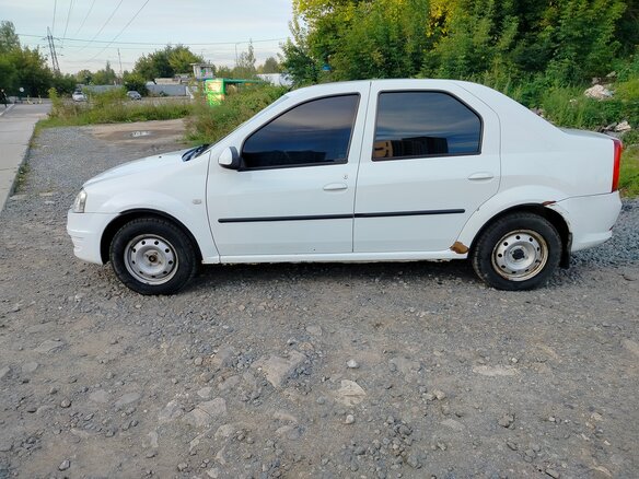 2013 Renault Logan I Рестайлинг, белый, 330000 рублей - вид 6