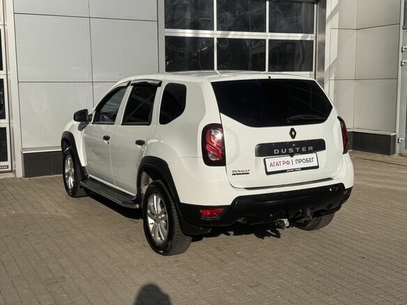 2017 Renault Duster I Рестайлинг, белый, 830000 рублей - вид 4