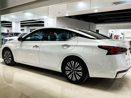 2023 Nissan Altima VI (L34) Рестайлинг, белый, 1890000 рублей, вид 4
