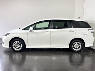 2017 Toyota Wish II Рестайлинг, белый, 1190000 рублей, вид 5