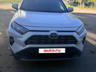 2019 Toyota RAV4 V (XA50), белый, 3200000 рублей, вид 1