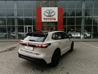 2026 Volkswagen Tiguan L Pro III (China Market), серый, 5250000 рублей, вид 5