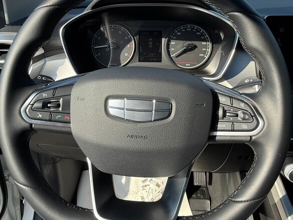 2025 Geely Binyue I Рестайлинг 2, белый, 2000000 рублей - вид 8