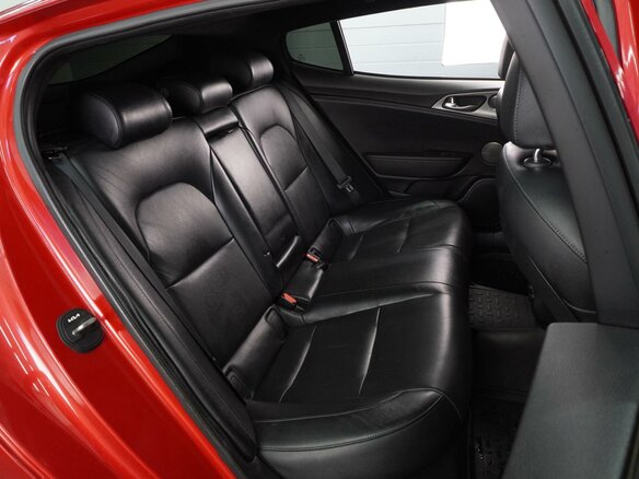 2018 Kia Stinger I, красный, 1999000 рублей - вид 6