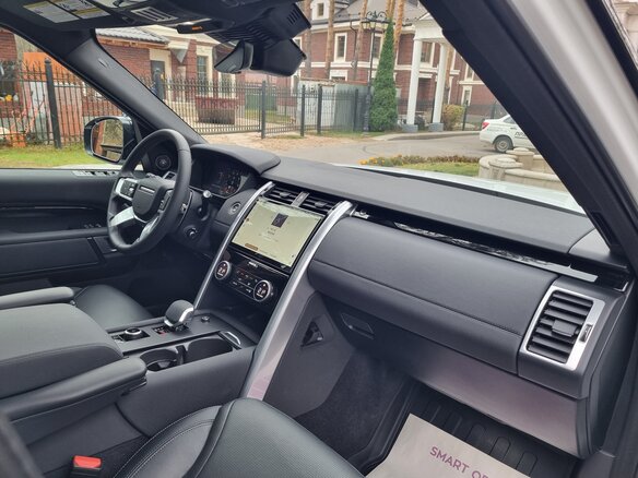 2025 Land Rover Discovery P300 V Рестайлинг, белый, 6590000 рублей - вид 24