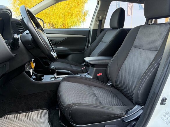 2016 Mitsubishi Outlander III Рестайлинг 2, белый - вид 11