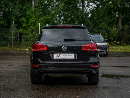 2014 Volkswagen Touareg II, чёрный, 1520000 рублей, вид 4
