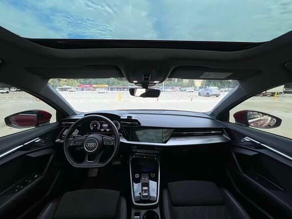 2023 Audi A3 Sportback 35 TFSI IV (8Y), красный, 1912055 рублей - вид 5