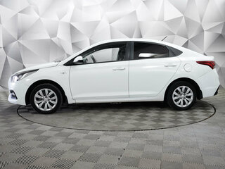 2017 Hyundai Solaris II, белый, 896000 рублей, вид 2
