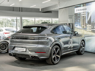2026 Porsche Cayenne Coupé III Рестайлинг, серый, 21299000 рублей, вид 4