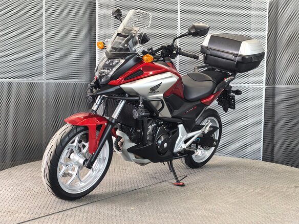 2017 Honda NC 750X, красный, 755000 рублей - вид 3