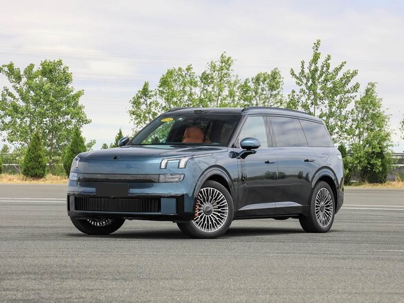 2026 Lynk & Co 900, синий, 7300000 рублей