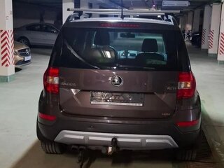 2015 Skoda Yeti I Рестайлинг, коричневый, 1800000 рублей, вид 3