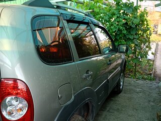 2011 Chevrolet Niva I Рестайлинг, серый, 450000 рублей, вид 4
