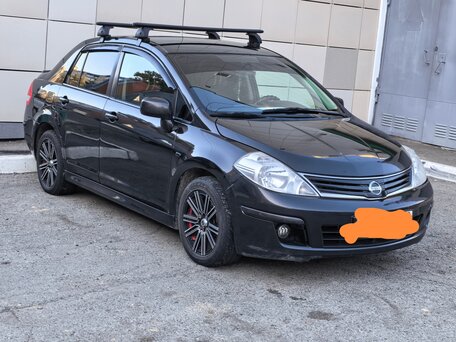 2011 Nissan Tiida I Рестайлинг, коричневый, 870000 рублей, вид 3