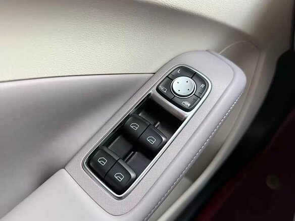 2026 MG 4 EV 53.95 kWh II, фиолетовый, 1900000 рублей - вид 26