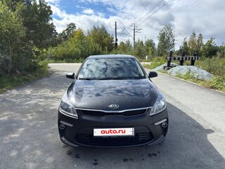 2018 Kia Rio IV, чёрный, 950000 рублей, вид 1