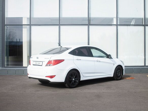 2014 Hyundai Solaris I Рестайлинг, белый, 580000 рублей - вид 1
