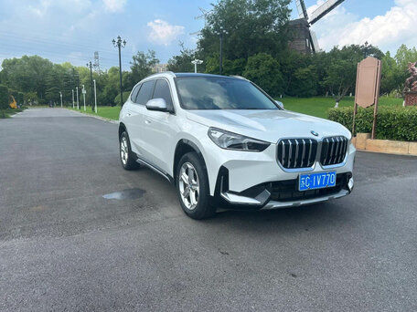 2023 BMW X1 Long 20Li sDrive III (U11/U12), белый, 2989000 рублей, вид 3