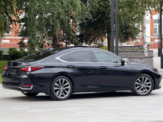 2019 Lexus ES 250 VII, чёрный, 5790000 рублей, вид 2