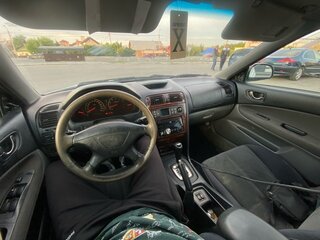 2000 Mitsubishi Galant VIII Рестайлинг, белый, 300000 рублей, вид 2