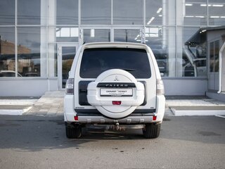 2011 Mitsubishi Pajero IV Рестайлинг 1, белый, 1570000 рублей, вид 4