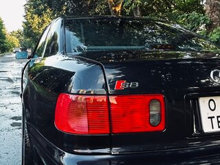 1998 Audi S8 I (D2), синий, 1300000 рублей, вид 1