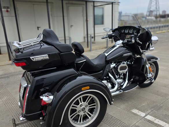 2017 Harley-Davidson Tri Glide, чёрный, 2799000 рублей - вид 24