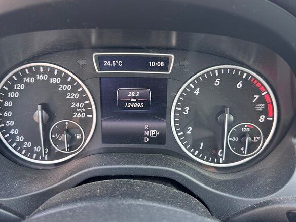 2014 Mercedes-Benz GLA 200 I (X156), коричневый, 1720000 рублей - вид 13
