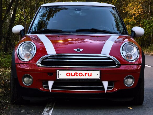 2008 Mini Hatch Cooper II (R56), красный, 720000 рублей - вид 1