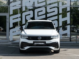 2021 Volkswagen Tiguan II Рестайлинг, белый, 3775000 рублей, вид 3