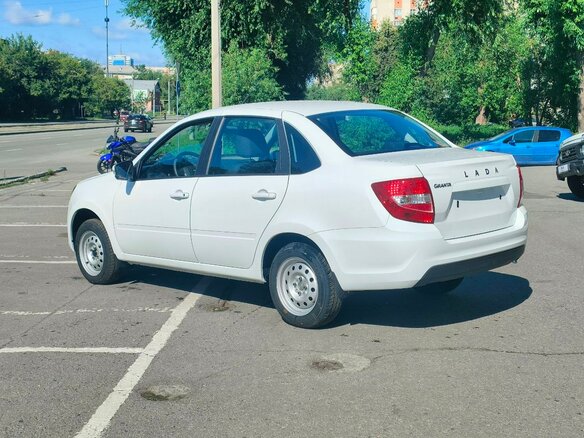 2026 Lada (ВАЗ) Granta I Рестайлинг, белый - вид 21