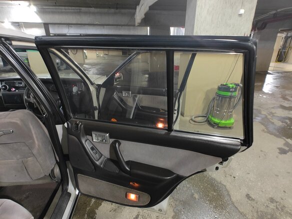 1990 Toyota Crown VIII (S130), серый, 550000 рублей - вид 21