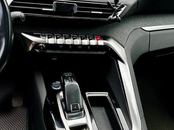 2018 Peugeot 5008 II, чёрный, 1950000 рублей - вид 10