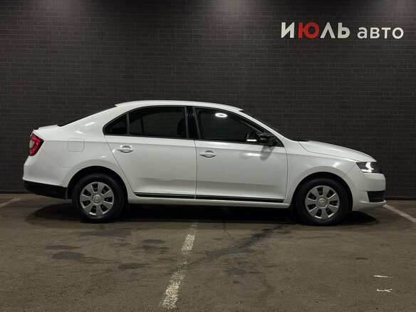 2018 Skoda Rapid I Рестайлинг, белый, 1120000 рублей - вид 3