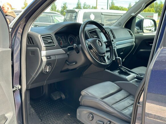 2017 Volkswagen Amarok I Рестайлинг, синий, 3690000 рублей - вид 11