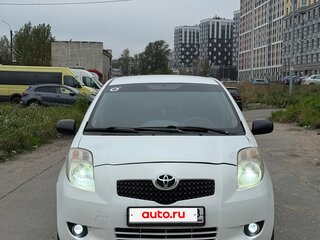 2008 Toyota Yaris II, белый, 299000 рублей, вид 2