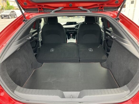2022 Mazda 3 IV (BP), красный - вид 15
