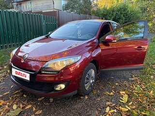 2014 Renault Megane III Рестайлинг, красный, 820000 рублей, вид 1