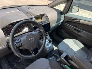 2011 Opel Zafira B Рестайлинг, серебристый, 600000 рублей, вид 5