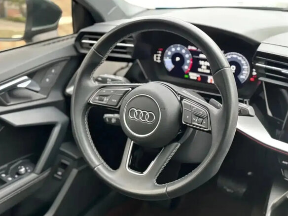 2021 Audi A3 Sportback 35 TFSI IV (8Y), зелёный, 2100000 рублей - вид 12