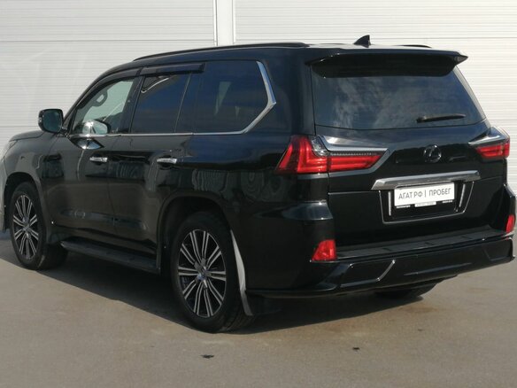2017 Lexus LX 570 III Рестайлинг 2, чёрный, 7400000 рублей - вид 4