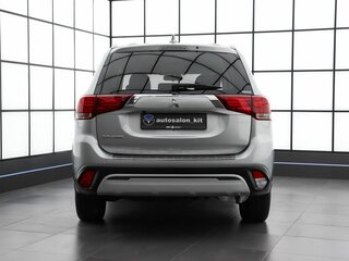 2021 Mitsubishi Outlander III Рестайлинг 3, серебристый, 2900000 рублей, вид 5