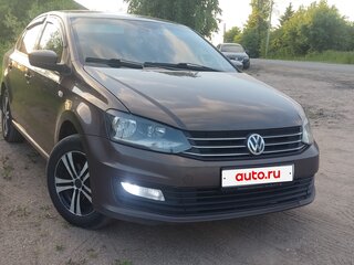 2015 Volkswagen Polo V Рестайлинг, коричневый, 700000 рублей, вид 2